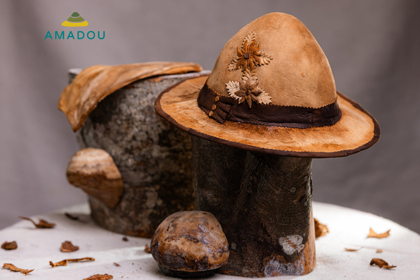 Wizard hat / amadou hat for self employed witches